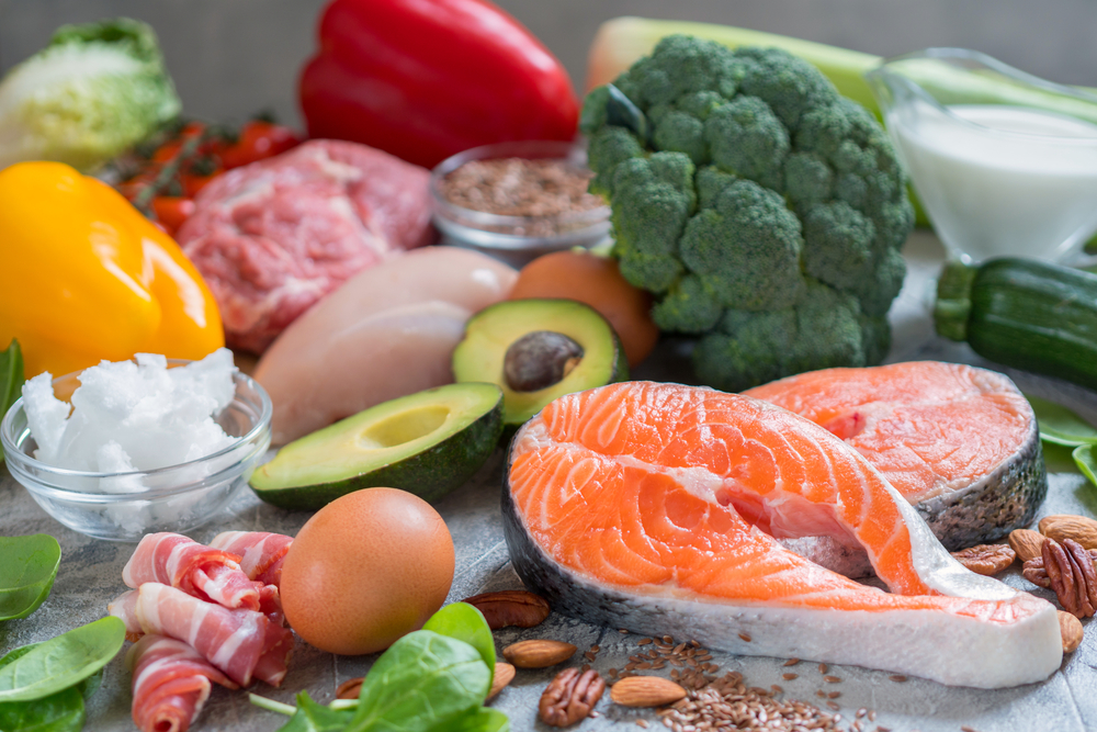 Klasyczna dieta ketogeniczna charakteryzuje się wysoką zawartością tłuszczu w diecie.